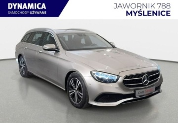 Mercedes Klasa E W213 Kombi Facelifting 2.0 E220d 194KM 2021 Mercedes-Benz Klasa E VAT 23 2.0d 194KM automat 202122 r., salon PL I wlas