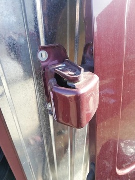 ПЕТЛИ ЗАДНЕЙ ДВЕРИ OPEL VIVARO TRAFIC