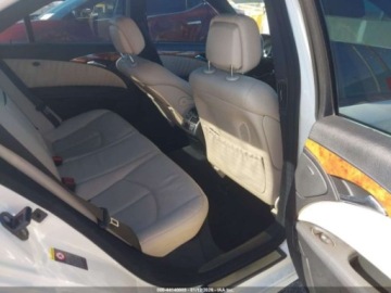 Mercedes Klasa E W212 2009 Mercedes-Benz Klasa E 550 2009 5.5 Benzyna 382KM, zdjęcie 9