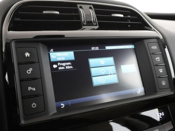 Jaguar XE Sedan 2.0 i4 180KM 2015 Jaguar XE 20d Pure Automat Klimatronik Nawigacja, zdjęcie 25