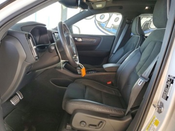 Volvo XC40 2021 Volvo XC 40 T5 R-Design 2021 2.0 Benzyna 248KM, zdjęcie 7