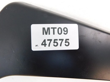 YAMAHA MT09 ЗАПРАВКА ПРАВАЯ БОКОВАЯ