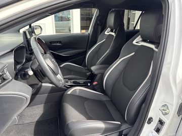 Toyota Corolla XII TS Kombi Facelifting 2.0 Hybrid Dynamic Force 196KM 2023 Toyota Corolla 2.0 Hybrid GR Sport Dynamic Seria E, zdjęcie 12