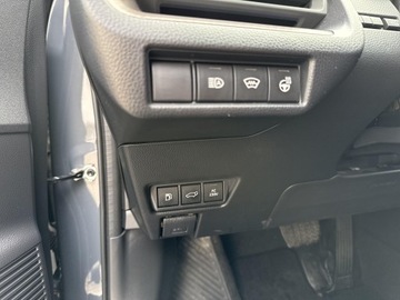 Toyota Prius V (XW60) 2.0  Hybrid Dynamic Force Plug-in 223KM 2023 Toyota Prius Plug-in Hybrid Executive V (2023-), zdjęcie 19