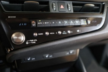 Lexus ES VII (XV70) Sedan Facelifting 300h 218KM 2023 Lexus ES 300h Business Edition 2.5 Hybryda 218KM, zdjęcie 19