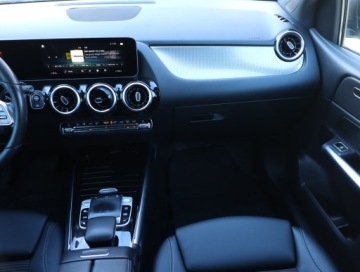 Mercedes Klasa B W247 Sports Tourer 2.0 B200d 150KM 2019 Mercedes B B 200 d, Automat, Skóra, Navi, Klima, zdjęcie 7