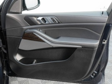 BMW X5 G05 SUV 3.0 30d 286KM 2023 BMW X5 WJ1041M#xDrive30d M Sport Podgrz.f Ambient, zdjęcie 28