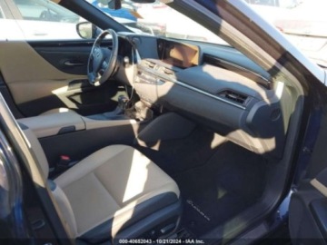 Lexus ES VII (XV70) 2021 Lexus ES 2021, 3,5L, po gradobiciu 3.5 Benzyna 302KM, zdjęcie 6