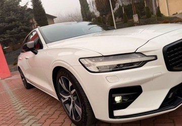 Volvo V60 II  Kombi 2.0 D4 190KM 2019 Volvo V60 R_DESIGN 2.0D4 AWD 190ps AutoMat8Biegow HiBeamLED SerwisASO VAT23, zdjęcie 13