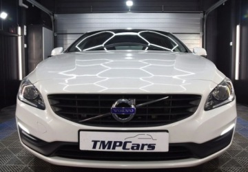 Volvo V60 I Kombi Facelifting 1.5 T3 DRIVE-E 152KM 2017 Volvo V60 Polski salon _ Automat _ Benzyna 152KM 1.5 Benzyna 152KM, zdjęcie 9