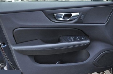 Volvo V60 II  2021 Volvo V60 B3 B Geartronic Momentum Pro 163KM 2021r, zdjęcie 18