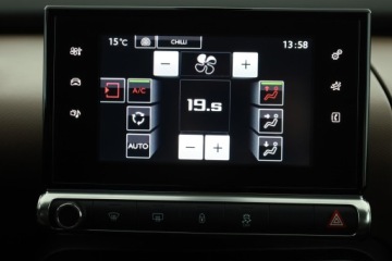 Citroen C4 Cactus Crossover 1.2 PureTech 82KM 2015 Citroen C4 Cactus 1.2 PureTech, Salon Polska, zdjęcie 9