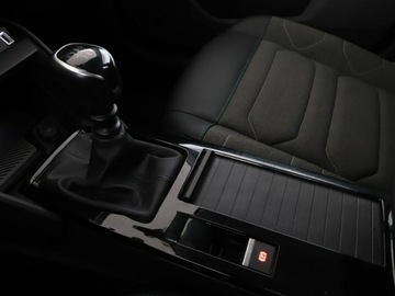 Citroen C4 III SUV 1.5 BlueHDi 110KM 2021 Citroen C4 Kamera, Navi, Aut.klima, Bluetooth, zdjęcie 29