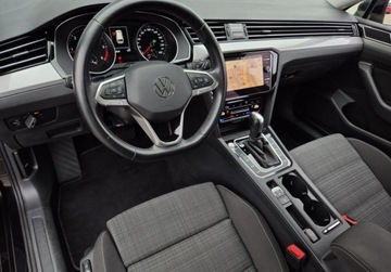 Volkswagen Passat B8 Variant Facelifting 2.0 TDI SCR 200KM 2022 Volkswagen Passat Variant 2.0TDI 200KM DSG BusinessPremium HAK Kamera LED, zdjęcie 8