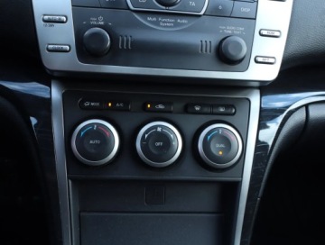 Mazda 6 II Hatchback Facelifting 2.2 MZR-CD 129KM 2010 Mazda 6 2.2 MZR-CD, HAK, Klima, Klimatronic,ALU, zdjęcie 12