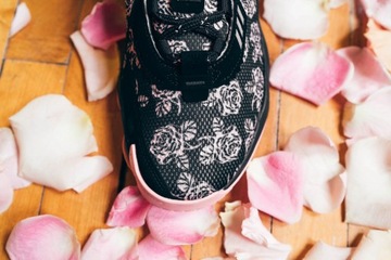 ADIDAS БАСКЕТБОЛЬНАЯ ДАМА ЛИЛЛАРД