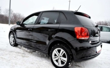 Volkswagen Polo V Hatchback 5d 1.2 70KM 2012 Volkswagen Polo Nawigacja, Czujniki parkowania, Podgrzewane fotele 1.2 70KM, zdjęcie 17