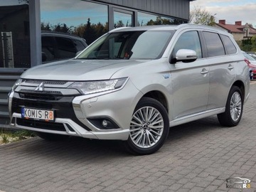 Mitsubishi Outlander III 2019 Mitsubishi Outlander PHEV 224KM 2019r 14TysKm 13.8kWh 4WD Plug-in Stan ide