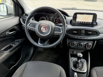 Fiat Tipo II Hatchback 1.6 MultiJet 120KM 2017 Fiat Tipo Swiatła Led. Kamera cof. Navigacja., zdjęcie 15