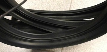 УПЛОТНИТЕЛЬ НАКЛАДКИ ВЕРХА ПРАВЫЙ FIAT DOBLO II LIFT MAXI