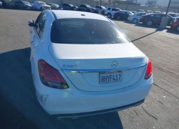 Mercedes Klasa C W205 Kabriolet Facelifting 2.0 300 258KM 2019 Mercedes-Benz Klasa C MERCEDES-BENZ C 300 2.0 Benzyna 259KM, zdjęcie 3