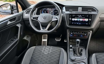 Volkswagen Tiguan II SUV Facelifting 2.0 TDI 200KM 2022 Volkswagen Tiguan 2,0 TDI 200 KM 4x4 R-LINE HEDA UP MATRIX Kamera 360 Nawi, zdjęcie 18