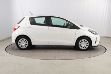 Toyota Yaris III Hatchback 5d Facelifting 2017 1.5 Hybrid 100KM 2020 Toyota Yaris 1.5 Hybrid, Salon Polska, zdjęcie 5