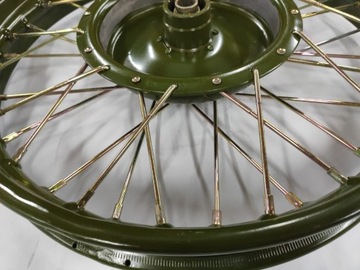 M-72 возле колеса Half-eedle Hub Rafka Green