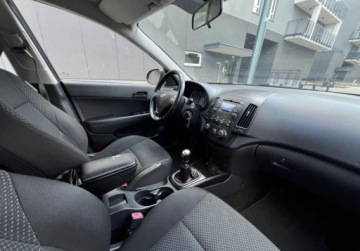 Hyundai i30 I CW 1.4 DIHC CVVT 109KM 2009 Hyundai i30 klima Isofix Relingi Warszawa 1.4 Benzyna 109KM, zdjęcie 5