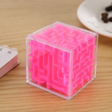 Аркадная игра-головоломка с 3D-кубическим лабиринтом