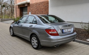 Mercedes Klasa C W204 Limuzyna 3.5 350 4MATIC 306KM 2012 Mercedes-Benz Klasa C 3,5 (306KM) 2012 r. Lift Automat 4Matic 3.5 Benzyna, zdjęcie 2