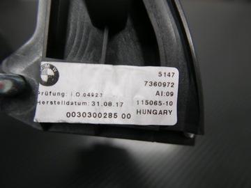 BMW F46 DRŽÁKY ZÁMEK ROLETA KUFRU PRAVÝ 7360972