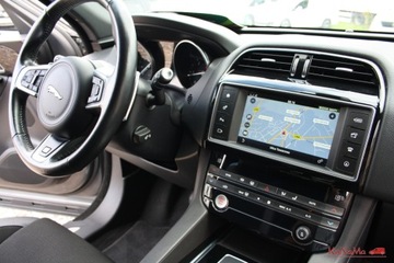 Jaguar F-Pace SUV 3.0 TDV6 300KM 2018 Jaguar F-Pace 3,0 D tylko 43t.km. R-SPORT 300KM kamera pdc 3.0 Diesel, zdjęcie 4