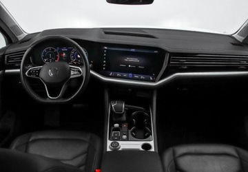 Volkswagen Touareg III SUV 3.0 V6 SCR TDI 231KM 2022 Volkswagen Touareg 3.0 TDI 231KM Tiptronic, Reflektory LED Matrix, Kamera, zdjęcie 13