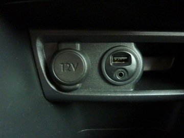 Peugeot 208 I Hatchback 5d Facelifting 1.2 PureTech 82KM 2016 Peugeot 208 ALLURE*Benzyna, zdjęcie 32