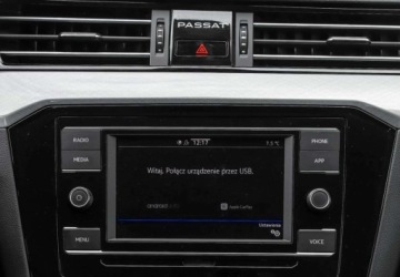 Volkswagen Passat B8 Variant Facelifting 2.0 TDI SCR 150KM 2023 Volkswagen Passat 2.0TDI 150KM DSG, Business, App Connect, Pakiet Zimowy,, zdjęcie 15