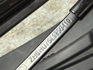 SKODA YETI 5L 5L0 LIFT PODSZYBIE PLASTIKOWE GÓRNE LEWE PRAWE EUROPA KOMPLET