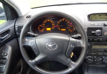 Toyota Avensis II Sedan 1.8 VVT-i 129KM 2004 Toyota Avensis 1.8ben,klima,zarejestrowana 1.8 Benzyna 129KM, zdjęcie 12