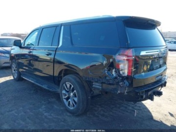 Chevrolet Suburban GMT900 2022 Chevrolet Suburban LT 2022 5.3 Benzyna 355KM, zdjęcie 3