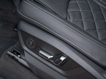 Audi Q8 SQ8 4.0 TFSI 507KM 2025 AUDI Q8 SQ8 TFSI quattro Tiptronic Suv 4.0 (507KM) 2025, zdjęcie 4