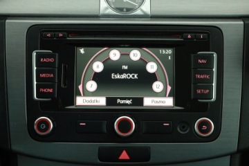 Volkswagen Passat B7 Variant 2.0 TDI CR DPF BlueMotion 140KM 2011 VW Passat 2.0 TDI, Navi, Klima, Klimatronic, zdjęcie 12