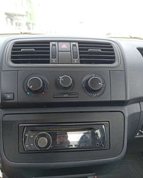 Skoda Fabia II Hatchback 1.2 i HTP 60KM 2009 Skoda Fabia Skoda Fabia, zdjęcie 9