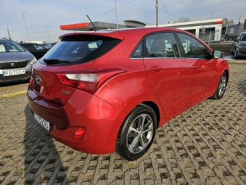 Hyundai i30 II Hatchback 5d 1.6 GDI 135KM 2015 Hyundai i30 1,6 benzyna 135KM nawigacja, zdjęcie 3