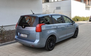 Peugeot 5008 I Minivan 1.6 THP 156KM 2009 Peugeot 5008 7-osobowy Bezwypadkowy Panorama 1.6 Benzyna 156KM, zdjęcie 3