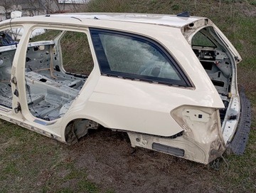 MERCEDES W212 KOMBI ĆWIARTKA TYŁ LEWA PRÓG