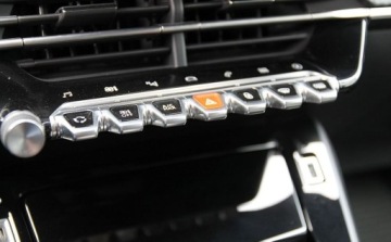 Peugeot 2008 II e-SUV Elektryczny 50kWh 136KM 2023 Peugeot 2008 I REJESTRACJA 2024 SalonPL Allure Gwarancja od RiA 136KM, zdjęcie 32