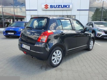 Suzuki Swift IV Hatchback 5d 1.3 DDiS FAP 75KM 2010 Suzuki Swift 1.3 DDiS Comfort 75 KM 2010r, zdjęcie 4
