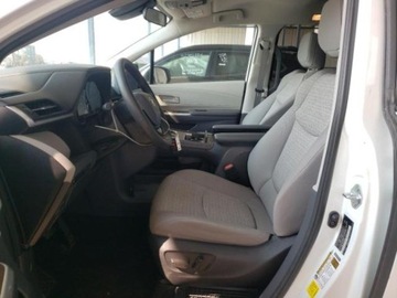 Toyota Sienna III 2023 Toyota Sienna 2023, 2.5L, LE, porysowany lakier 2.5 Benzyna 189KM, zdjęcie 7