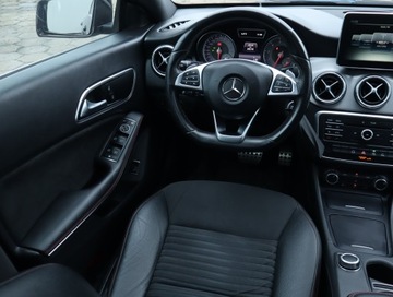 Mercedes CLA C117 Shooting Brake 1.6 180 122KM 2015 Mercedes CLA 180, Automat, Skóra, Navi, Xenon, zdjęcie 6