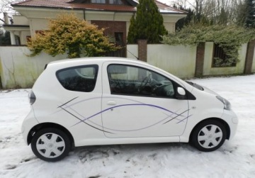 Toyota Aygo I Hatchback 3d 1.0 VVT-i 68KM 2010 Toyota Aygo mala tania niezawodna BEZ RDZY klima Benzyna 68KM, zdjęcie 4